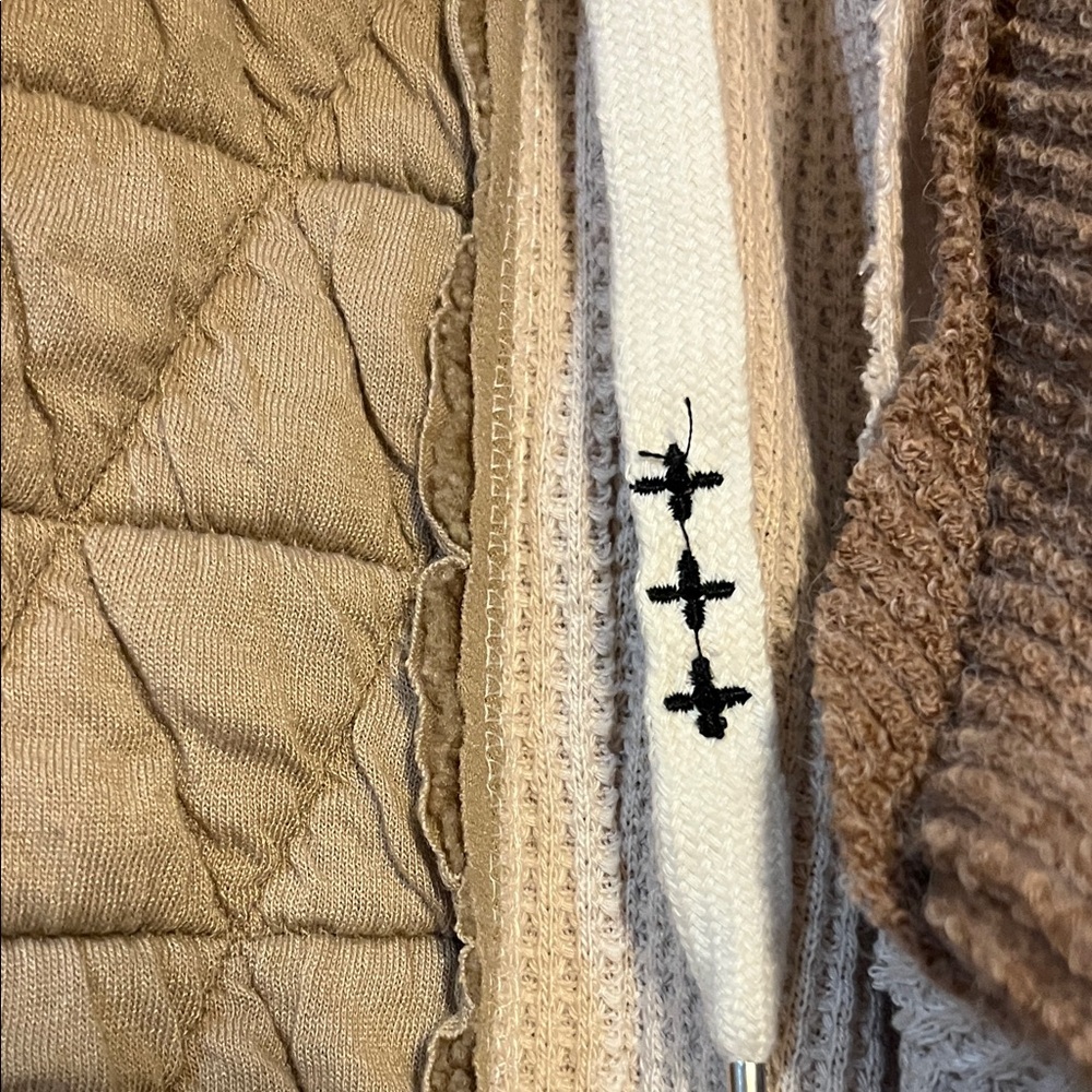 POL Multi Fabric Shacket Oat and Chocolate Sz S -will fit M - NWT - Picture 3 of 4